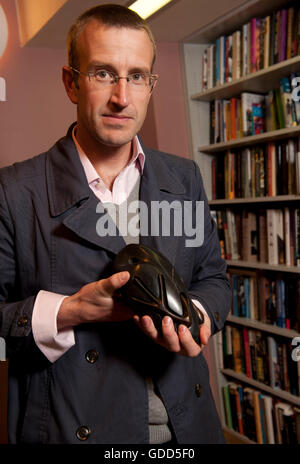 Acclaimed UK nature writer Robert Macfarlane at the London Review of ...