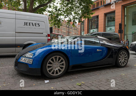 London, UK. 15th July, 2016. The growing number of sports cars around the wealthy Knightsbridge district is causing some local residents to worry about breaches of parking rules and potential dangerous drivingLondon, UK. 15th July, 2016.     Credit:  Velar Grant/Alamy Live News Stock Photo