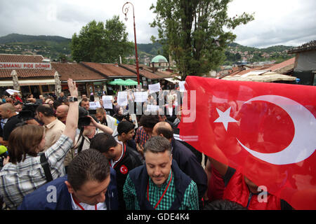 Sarajevo, Bosnia and Herzegovina. 16th July, 2016. In the capital of Bosnia and Herzegovina people have gathered to support current government in Turkey. During the conflict of the army and the forces committed to the government of Recep Tayyip Erdogan about 260 people were killed and more than 1,000 people wounded. Credit:  ZUMA Press, Inc./Alamy Live News Stock Photo