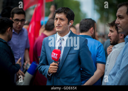 London, UK. 16th July, 2016. Small group of Turkish supporters of President Erdogan was protesting today outside Downing Street against military coup in Turkey. 16th July, 2016. People was shouting slogans ' Hands off Turkey'' and 'Long live Erdoganâ Credit:  Velar Grant/ZUMA Wire/Alamy Live News Stock Photo