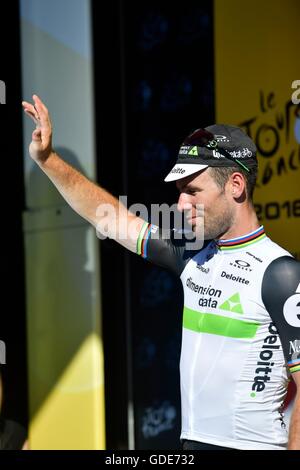 France. 16th July, 2016. Montelimar to Villars les Dombes Parc des Oiseaux, France.  CAVENDISH Mark (GBR)  of DIMENSION DATA pictured during the podium ceremony after winning stage 14 of the 2016 Tour de France a 208,5 km stage Credit:  Action Plus Sports Images/Alamy Live News Stock Photo