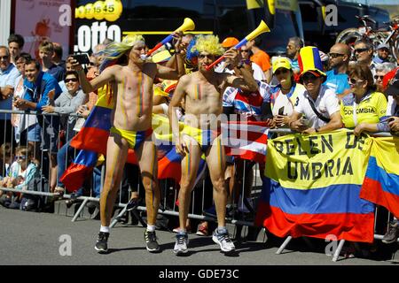 France. 16th July, 2016. Montelimar to Villars les Dombes Parc des Oiseaux, France.  Columbian fans at the start of stage 14 of the 2016 Tour de France a 208,5 km stage between Montelimar and Villars-Les-Dombes Parc des Oiseaux Credit:  Action Plus Sports Images/Alamy Live News Stock Photo