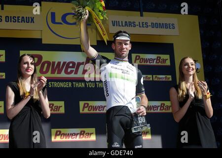 France. 16th July, 2016. Montelimar to Villars les Dombes Parc des Oiseaux, France. CAVENDISH Mark (GBR) of DIMENSION DATA winner of stage 14 of the 2016 Tour de France a 208, 5 km stage between Montelimar and Villars-Les-Dombes Parc des Oiseaux Credit:  Action Plus Sports Images/Alamy Live News Stock Photo