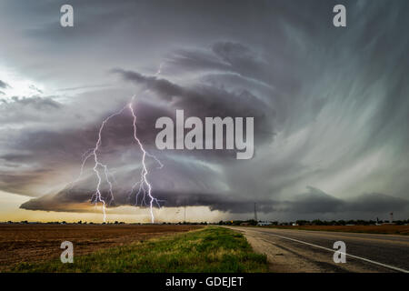 Supercell thunderstorm near Lamesa, Texas Stock Photo - Alamy