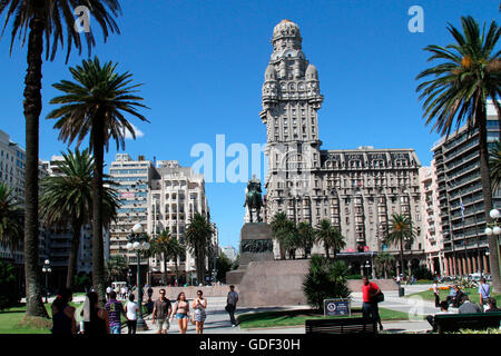 Salve Palace, Independance place, Plaza Independencia, Montevideo, Uruguay Stock Photo