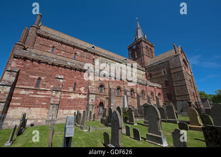 The St Magnus Cathedral which dominates the Kirkwall Orkney Islands Capital skyline  SCO 10,728. Stock Photo