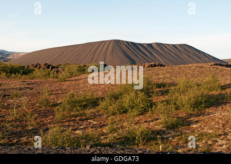 Iceland: view of the volcano Hverfjall, a tephra cone or tuff ring volcano on Lake Myvatn, whose crater is approximately 1 kilometer in diameter Stock Photo