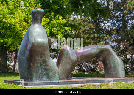 Reclining Figure - Arch Leg by Henry Moore 1969-70, Geneva. One of five pieces in Switzerland Stock Photo