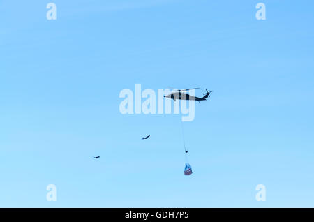 Puchberg am Schneeberg: helicopter Sikorsky S-70 Black Hawk of Austrian army flying material, Austria, Niederösterreich, Lower A Stock Photo