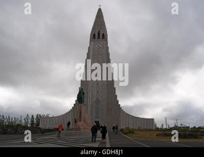 Reykjavik, Iceland: view of Hallgrimskirkja, the Luteran church of Hallgrimur is the symbol of Reykjavik Stock Photo