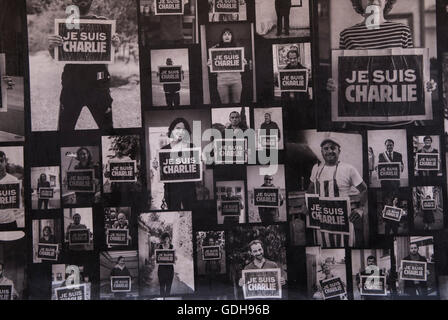 Je Suis Charlie, Slogan created by Joachim Roncin  after shooting at the magazine Charlie Hebdo. Photographs of various photographers holding up signs reading Je Suis Charlie, at the Arles photographic festival Les Rencontres d’Arles  south of France. 2016 2010s   HOMER SYKES Stock Photo