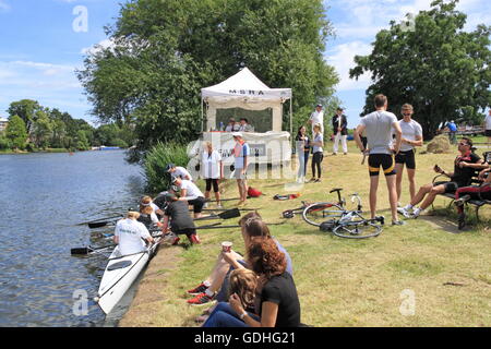 Staines Blades of Glory Explore launches. Molesey Amateur Regatta, 16th July 2016, River Thames, Hurst Park Riverside, East Molesey, near Hampton Court, Surrey, England, Great Britain, United Kingdom, UK, Europe. Annual amateur rowing competition and social event established in 1867. Credit:  Ian Bottle/Alamy Live News Stock Photo