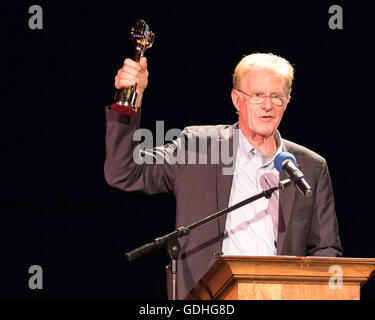 Los Angeles, California, USA. 16th July, 2016. Actor Ed Begley, Jr. accepts his Humanitarian Soul Award (male) at the Love International Film Festival held at the Wilshire Ebell Theatre in Los Angeles, California, USA.  Credit:  Sheri Determan / Alamy Live News. Stock Photo