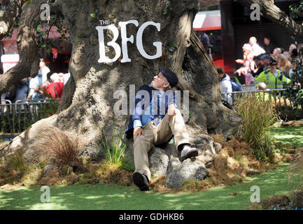 London, UK. 17th July, 2016. Steven Spielberg attends the UK Premiere of 'The BFG' at Odeon Leciester Square. Credit:  Ferdaus Shamim/ZUMA Wire/Alamy Live News Stock Photo