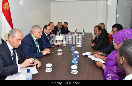 Kigali, Kigali, Rwanda. 17th July, 2016. Egyptian President Abdel Fattah al-Sisi meets with Somali President Hassan sheikh Mohamud, in in Kigali, Rwanda, on July 17, 2016 © Egyptian President Office/APA Images/ZUMA Wire/Alamy Live News Stock Photo