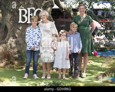 London, United Kingdom Of Great Britain And Northern Ireland. 17th July, 2016. The BFG film premiere at Leicester Square in London. 17/07/2016 | usage worldwide/picture alliance Credit:  dpa/Alamy Live News Stock Photo