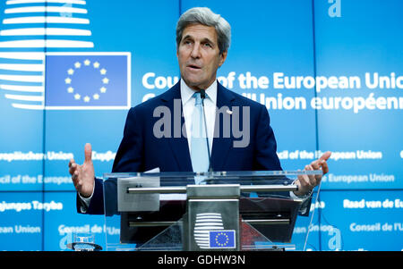 Brussels, Belgium. 18th July, 2016. U.S. Secretary of State John Kerry addresses a joint press conference with EU high representative for foreign affairs and security policy Federica Mogherini (not seen) after their meeting ahead of an EU foreign ministers' meeting at its headquarters in Brussels, Belgium, July 18, 2016. John Kerry is in Belgium to attend a meeting with EU member states' foreign ministers on the sidelines of the ongoing EU Foreign Affairs Council meeting. © Ye Pingfan/Xinhua/Alamy Live News