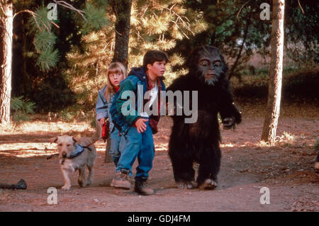 Little Bigfoot, USA 1997, Regie: Art Camacho, Darsteller: Caitlin Barrett, Ross Malinger Stock Photo