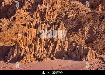 Eroded bentonite clay formation hills, badlands of Cathedral Gorge State Park, Great Basin, Nevada, USA Stock Photo