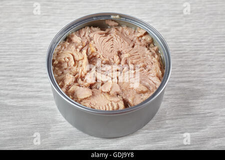 Tin of Tuna Stock Photo - Alamy