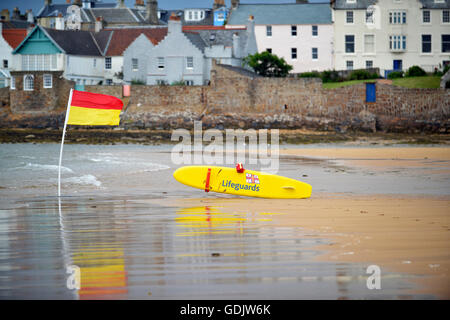 RNLI lifeguard equipment on Earlsferry beach in the Fife coastal village of Elie. Stock Photo