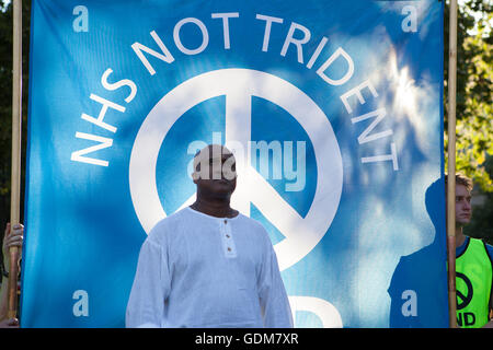 London, UK. 18th July, 2016. George McKenzie of Unison at anti Trident protest as MP's vote in parliament. Credit:  Jo Syz/Alamy Live News Stock Photo