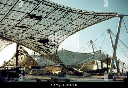 The Olympic Park of Munich, site of the Olympic Games, under construction. Bau des Münchner Olympia-Schwimmstadions für die Olympischen Spiele 1972 Stock Photo