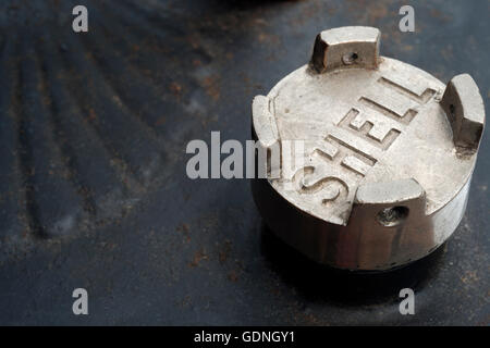 Vintage Shell petrol can Stock Photo