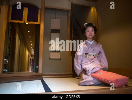 16 Years old maiko called chikasaya in her geisha house, Kansai region, Kyoto, Japan Stock Photo