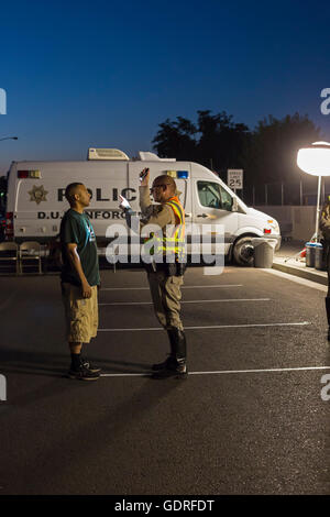 Las Vegas, Nevada - Police set up a sobriety checkpoint on Vegas Valley Drive, detaining a number of drivers.