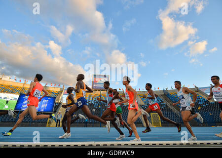 Bydgoszcz, Poland. 19th July, 2016. athletes in the mens 10000m final during the afternoon session on day 1 of the IAAF World Junior Championships at Zawisza Stadium on July 19, 2016 in Bydgoszcz, Poland. Credit:  Roger Sedres/Alamy Live News Stock Photo