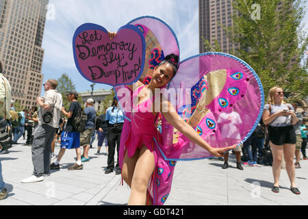 Cleveland, Ohio, USA. 20th July, 2016. Scenes from outside the RNC day 3 Credit:  John Orvis/Alamy Live News