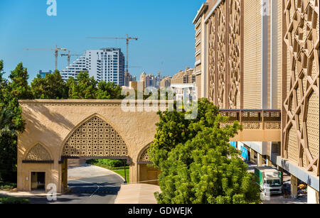 Car Park podium building in Jumeirah district of Dubai, end stat Stock Photo
