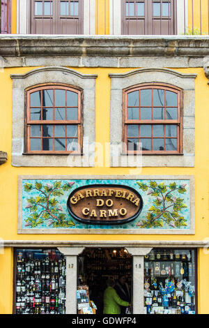 Garrafeira do Carmo, a traditional old wine shop in Porto, Portugal Stock Photo