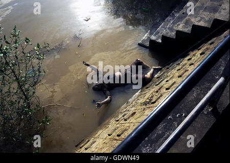 Фото утонувшего человека