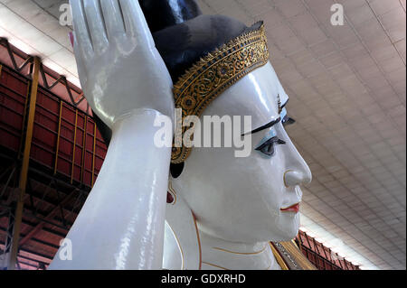 MYANMAR. Yangon. 2014. Giant reclining Buddha Stock Photo