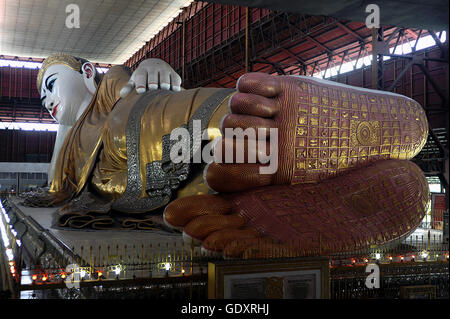 MYANMAR. Yangon. 2014. Giant reclining Buddha Stock Photo