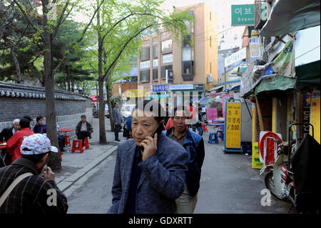 SOUTH KOREA. Seoul. 2013. Street scene Stock Photo