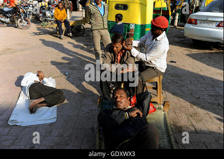 INDIA. Delhi. 2011. Ear cleaner Stock Photo - Alamy