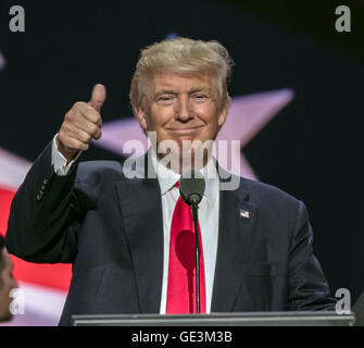Cleveland, Ohio, USA. 21st July, 2016. DONALD TRUMP gives a thumbs up during the sound checks this morning at the Quicken Arena. Trump will give the keynote speech at the Republican National Convention. © Mark Reinstein/zReportage.com/ZUMA Wire/Alamy Live News Stock Photo