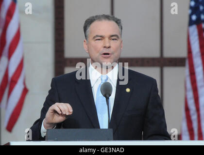 Denver, Colorado, USA. 28th Aug, 2008. Denver, CO - August 28, 2008 -- Governor Tim Kaine of Virginia speaks on day 4 of the 2008 Democratic National Convention at INVESCO Field at Mile High Stadium in Denver, Colorado on Thursday, August 28, 2008.Credit: Ron Sachs - CNP. © Ron Sachs/CNP/ZUMA Wire/Alamy Live News Stock Photo