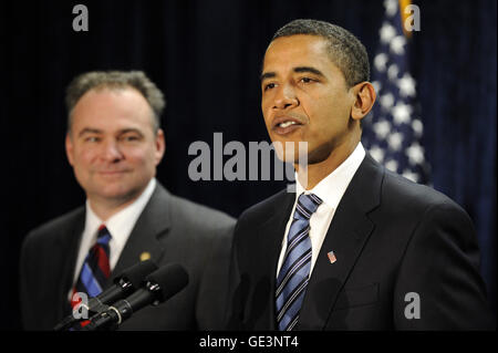 Washington, District of Columbia, USA. 8th Jan, 2009. Washington, DC - January 8, 2009 -- United States President-elect Barack Obama (R) introduces Virginia Governor Tim Kaine (L) as the new Chairman of the Democratic National Committee in Washington on Thursday, January 8, 2009. © Kevin Dietsch/CNP/ZUMA Wire/Alamy Live News Stock Photo