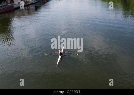 Kingston London,UK. 23rd July 2016. Rowing boats practice on River Thames in Kingston on a beautiful warm sunny  day in Kingston Upon Thames Credit:  amer ghazzal/Alamy Live News Stock Photo