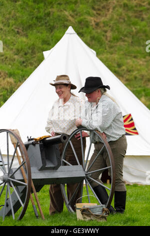 Tutbury Castle, Staffordshire, UK.  23-07-2016.  Anglo-Boer War group bring Tutbury Castle to life on Saturday 23rd July. This fantastic re-enactment group portrays the life and times of the British and Boers during the late 19th Century.  Fascinating re-enactments will demonstrate the experiences of the combatants and civilians during this period. The group will recreate battles using authentic weapons and costumes of the time.  Displays will be staged to show weapons, uniform, military drills and aspects of daily life. Credit:  Cernan Elias/Alamy Live News Stock Photo