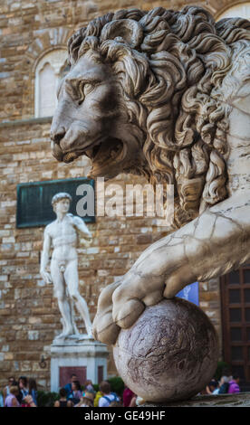 Florence, Florence Province, Tuscany, Italy.  One of the Medici lions, sculpted by Flaminio Vacca (1538-1605) Stock Photo