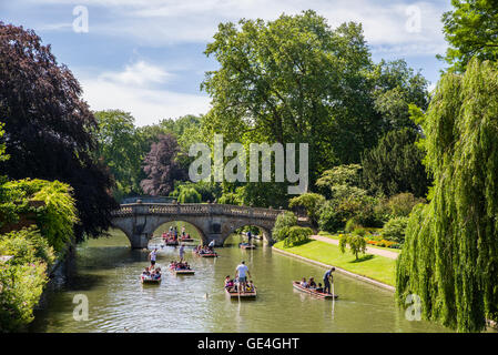 A picturesque view of Clare Bridge over the River Cam in Cambridge, UK. Stock Photo
