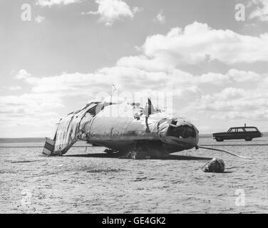 (May 10, 1967) The M2-F2 lifting body aircraft crash landed on Rogers Dry Lakebed at the Dryden Flight Research Center at Edwards, California on May 10, 1967.  Image # : E-16731 Stock Photo