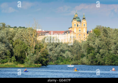 Leiben: Oxbow lake of the Danube in Weitenegg with paddlers and views of Melk Abbey, Austria, Niederösterreich, Lower Austria, D Stock Photo