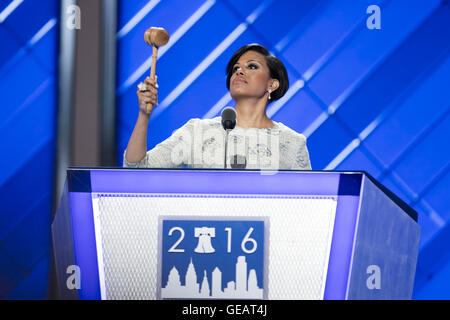 Philadelphia, Philadelphia. 25th July, 2016. Stephanie Rawlings-Blake, Baltimore mayor and DNC secretary, gavels to open the U.S. Democratic National Convention at Wells Fargo Center, Philadelphia, the United States on July 25, 2016. Democratic National Convention kicked off on Monday as party leaders and Hillary Clinton scrambled to contain the fallout of damaging revelations of suspected backroom bias against Clinton's rival in nomination contests Bernie Sanders. Credit:  Li Muzi/Xinhua/Alamy Live News Stock Photo