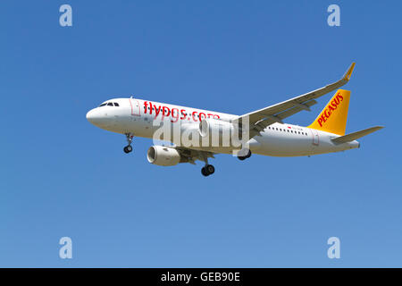 Pegasus Airlines, Airbus A320, flight PC831, TC-DCM, from Istanbul, Turkey, on final approach to Copenhagen Airport, CPH. Stock Photo